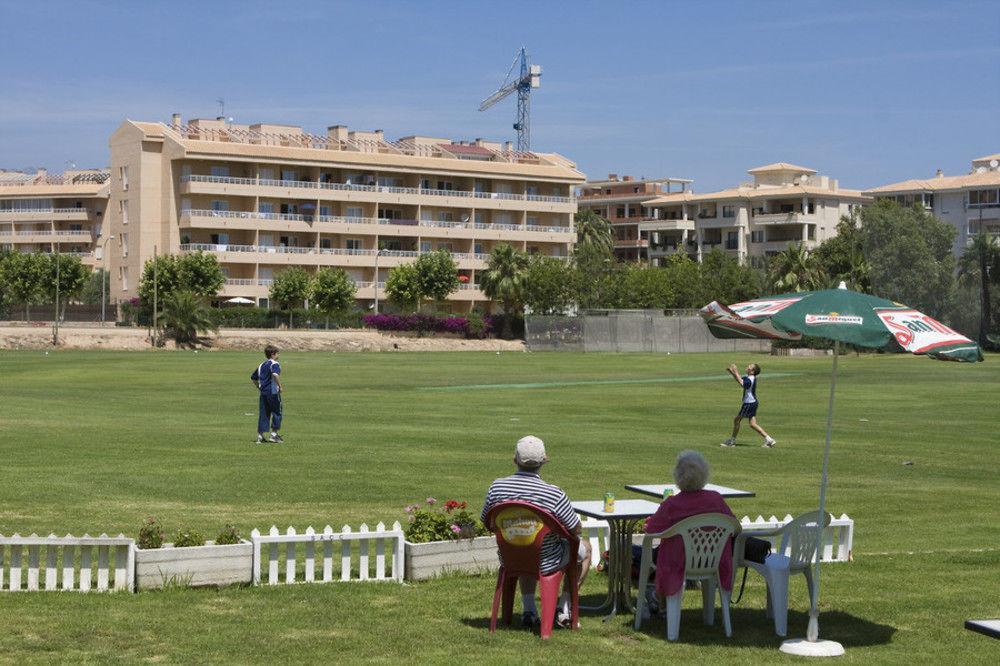 شقة Alborada Golf By Mimar البير المظهر الخارجي الصورة